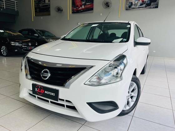 NISSAN VERSA 1.6 16V FLEXSTART SV 4P XTRONIC NISSAN VERSA 1.6 16V FLEXSTART SV 4P XTRONIC